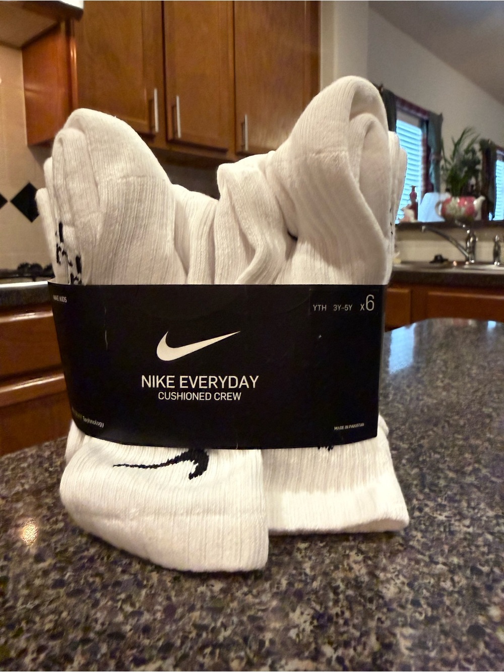 Nike Everyday Youth Cushioned Crew Socks - White (6-Pack) 3Y-5Y